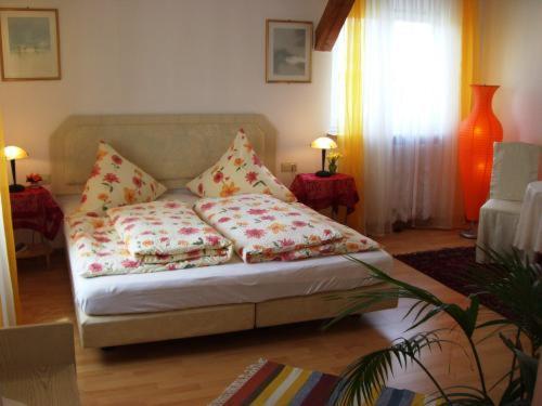 Hotel Adler Aichelberg  Екстериор снимка