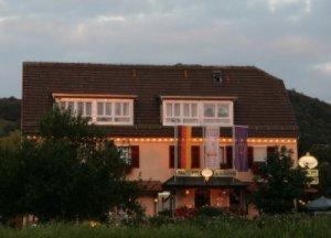 Hotel Adler Aichelberg  Екстериор снимка