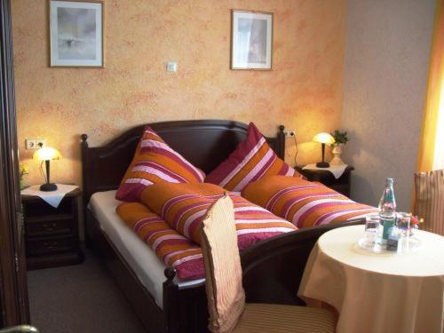 Hotel Adler Aichelberg  Екстериор снимка