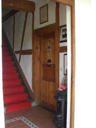 Hotel Adler Aichelberg  Екстериор снимка
