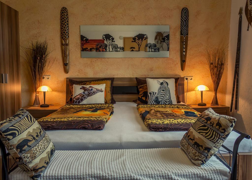 Hotel Adler Aichelberg  Стая снимка